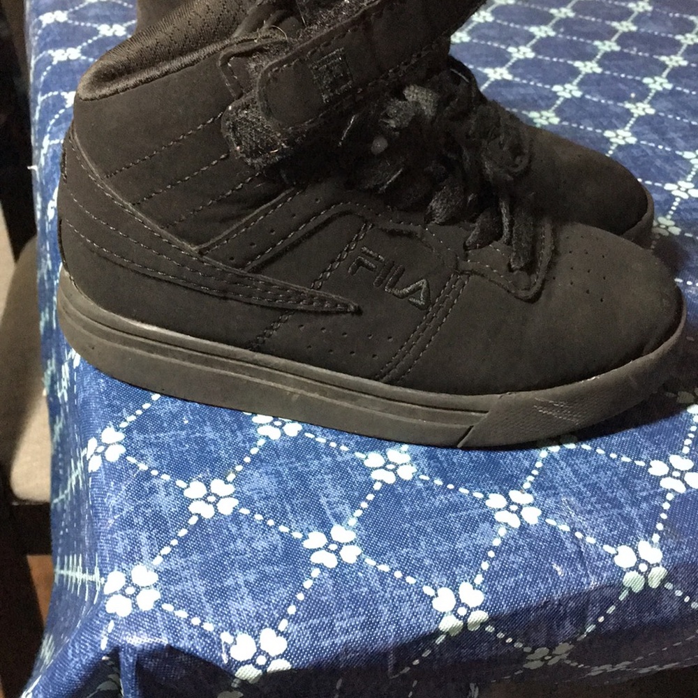 All Black Suede Fila’s